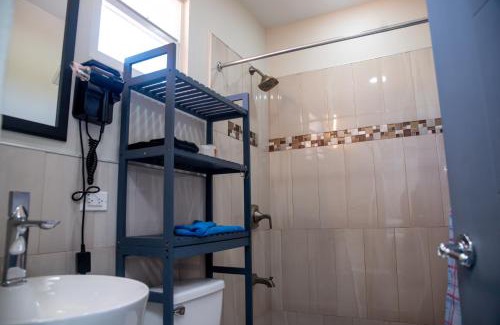 Montego Bay Apartamento | Top Bay Apartments - All 5 Units