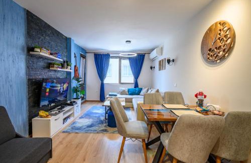 Blagoevgrad Apartamento | Top Center Retreat, Near AUBG FREE Parking