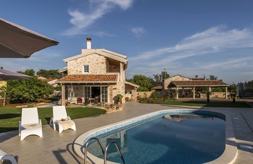 Babici Cabaña | Villa de lujo con muchas instalaciones, la tranquilidad y la privacidad, Playa 1,5 km, cerca de Umag