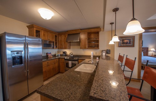 Crested Butte Condominio | Top Floor 2 Bedroom In Mountaineer Square- Slopeside Condo - No Cleaning Fee! by RedAwning