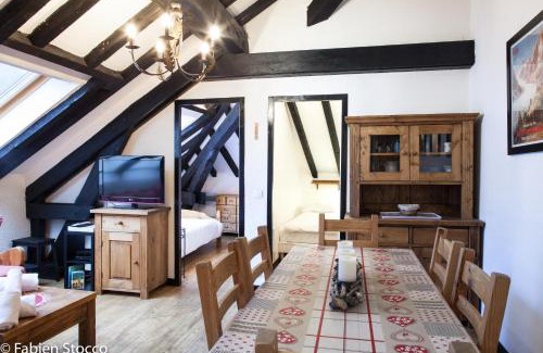 Chamonix City Centre Apartamento | Top floor Apartment Mansard - Central Chamonix Mont Blanc Haven