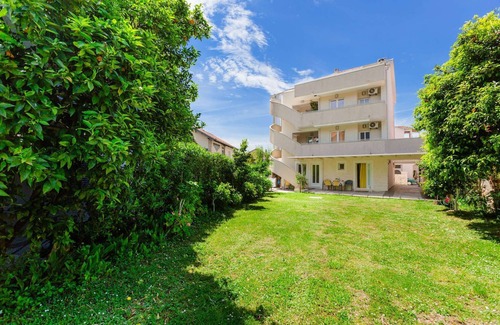 Tomicici Apartamento | Excelente ubicación junto al mar.