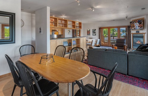 Sandpoint Condominio | Top-Floor Condo in Downtown Sandpoint - Sleeps 6