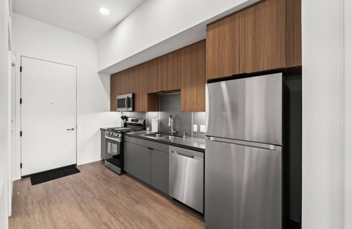 Willmore Apartamento | Top-Floor Gem/Walk to Attractions