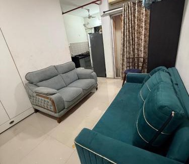 Mira Road East Apartamento | Top floor Heaven Paradise 180