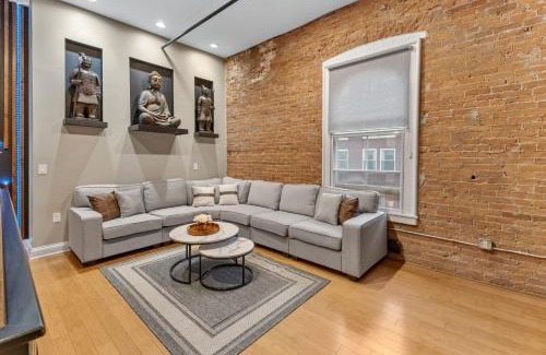 Wholesale District Apartamento | Top Floor Loft by Convention Center Smart Home