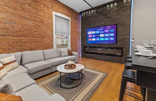Wholesale District Apartamento | Top Floor Loft by Convention Center Smart Home