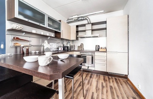 Kesklinn Apartamento | Top floor near ferry terminal. Free parking.