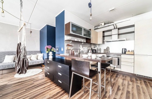 Kesklinn Apartamento | Top floor near ferry terminal. Free parking.