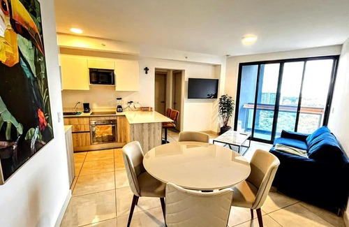San José Apartamento | Top-floor overlooking uptown with AC & parking