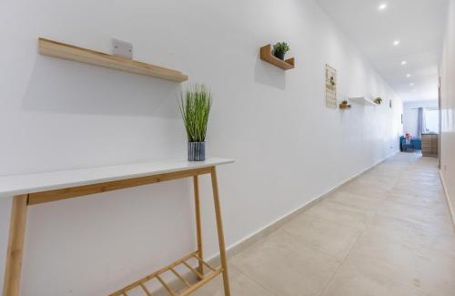 San Gwann Apartamento | Top Floor Penthouse with City Views - By Solea