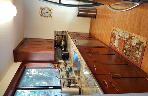 Inglewood Casa | Suite de planta superior en Craftsman House con vistas al lago