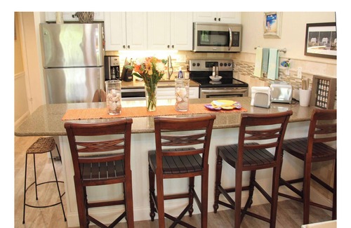 Sanibel Condominio | Top Floor Tenniplace Condo - Pool View Paradise on Sanibel Island