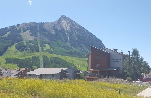 Crested Butte Condominio | Piso superior Timbers Condo en el monte. Crested Butte