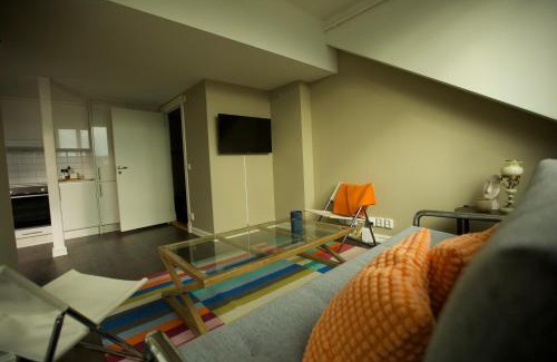 Majorstua Apartamento | Top floor - view & balcony in Oslo city center