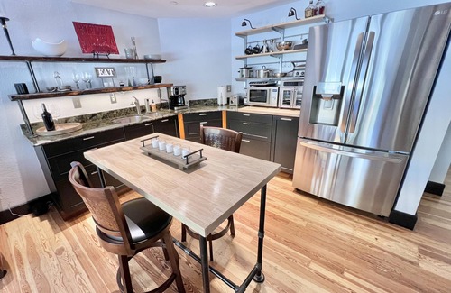 Downtown Historic District Condominio | TOP FLORIDA's Earnhardt Loft - Fall Special: 30% off for stays until 11/30/20205
