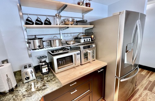 Downtown Historic District Condominio | TOP FLORIDA's Earnhardt Loft - Fall Special: 30% off for stays until 11/30/20205