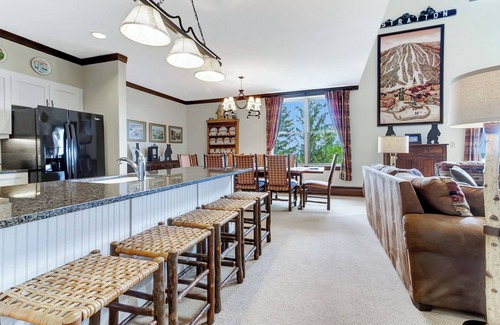 Stratton Mountain Condominio | Top Flr Duplex 3BR 4BA - Walk to All @ Stratton Mt