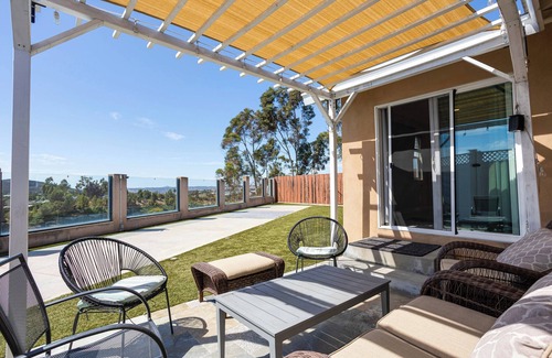 Fletcher Hills Casa | Top hills, luxury guesthouse,3BR, Sunset view