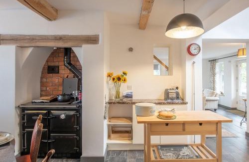Kingswood Casa | Top House