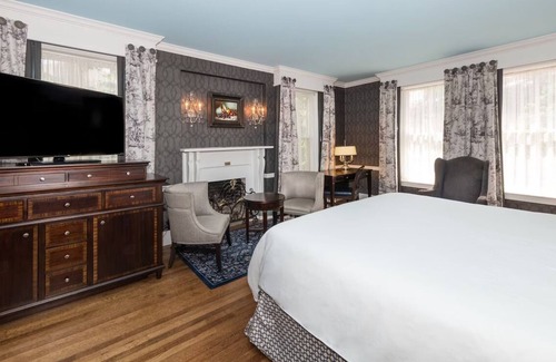 Historic District Hotel | Top Location! Accommodation Close to Annapolis Historic Sites!