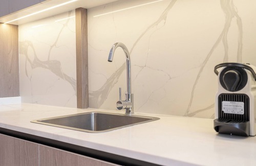 Al Barsha Apartamento | TOP Location | Work and Chill near Miracle Garden