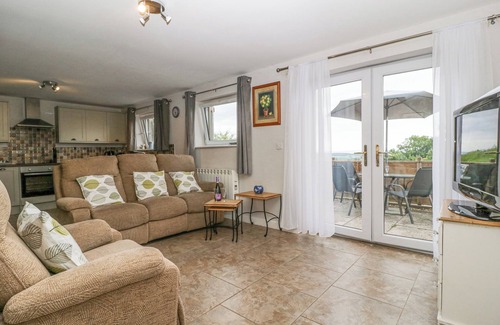 St. Brides Netherwent Casa | TOP LODGE, pet friendly, character holiday cottage in Penhow