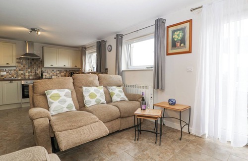 St. Brides Netherwent Casa | TOP LODGE, pet friendly, character holiday cottage in Penhow