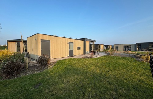 Enkhuizen Casa | Top-modernes Chalet Auszeit mit Großem Garten am Ijsselmeer