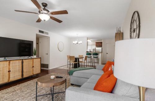 South Scottsdale Casa | Top-notch 2br Spacious Condo With Shared Pool