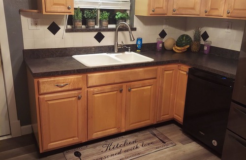 Toledo Casa | Top Notch Nest-Soothing 4-bedroom,3 bathroom house with Ac in charming Toledo