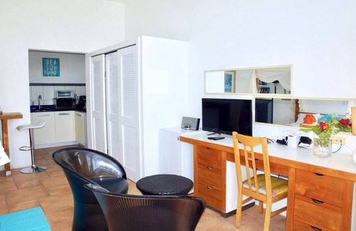 Pelican Key Apartamento | Parte superior de Pelican Key! Espectaculares vistas al mar, cerca de playas, wifi, estacionamiento, privado