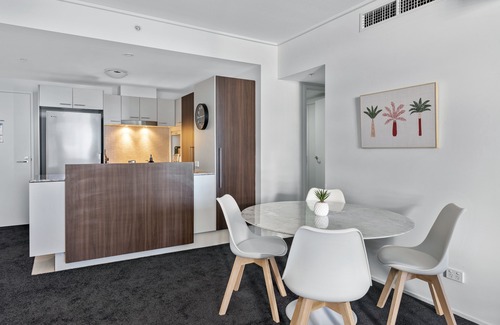 Fortitude Valley Apartamento | Top of the Town! 2Bed/2Bath/1Car/Pool/Views ~ CBD