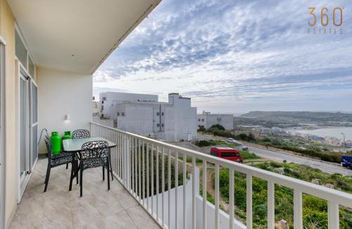 Mellieħa Heights Apartamento | Top of the world 2BR home with spectacular views by 360 Estates