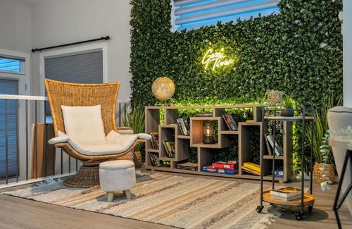 Sage Hill Casa | Top Rated Designer Home with Free Banff Access, Netflix, Kids Play Area, Sleeps 8
