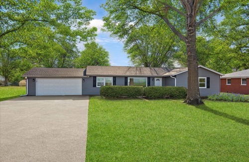 Springfield Casa | Top-Rated Premier 3-Bedroom Spotless & Charming House