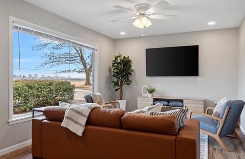 Springfield Casa | Top-Rated Premier 3-Bedroom Spotless & Charming House