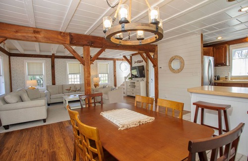 West Tisbury Casa | Top-Rated Vineyard Retreat: Hot Tub + Private Lambert’s Cove Beach Access!