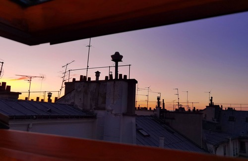 Quartier de la Monnaie Apartamento | Top roof view studio with elevator/1mn to metro/Paris Centre