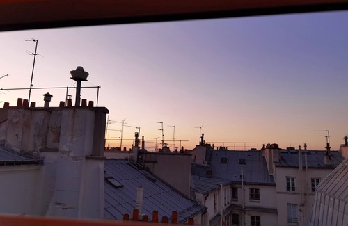 Quartier de la Monnaie Apartamento | Top roof view studio with elevator/1mn to metro/Paris Centre
