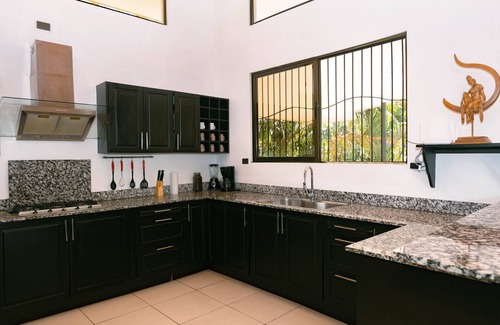El Cerro Casa | Great location, fully equipped house with great views