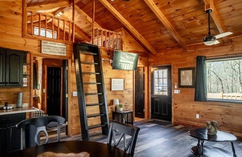 Board Camp Casa | Top the hill and chill!