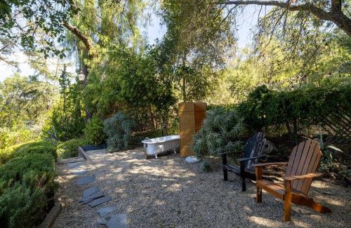 Topanga Casa | Topanga Garden Paradise 1BR 1BA in the Heart of PO Tract