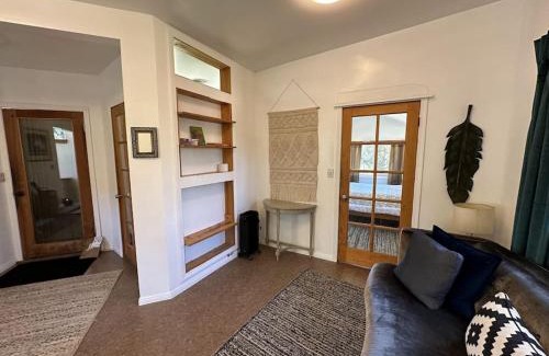 Topanga Casa | Topanga Panoramic View Loft with Trails & Creeks