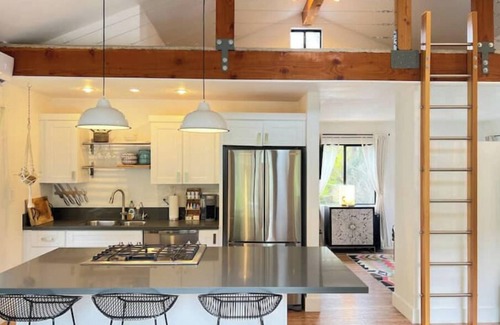 Topanga Apartamento | Topanga’s Mini Spa Retreat for 2