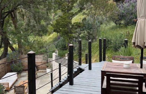 Topanga Apartamento | Topanga’s Mini Spa Retreat for 2