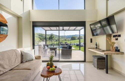 Kassandra Villa | Topaz Suites