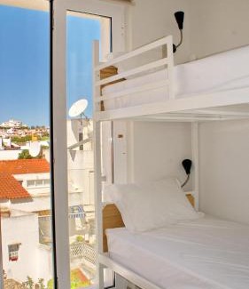 Lagos City Center Hostal | Topcity Hostel & Suites