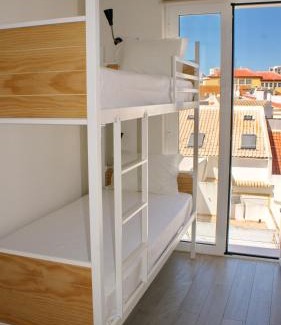 Lagos City Center Hostal | Topcity Hostel & Suites