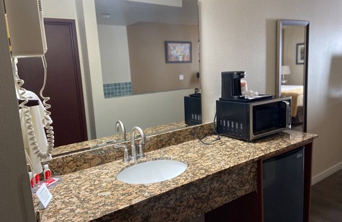 Buena Hotel | Toppenish Inn and Suites